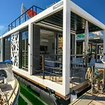 Botel The Homeboat Company 3*