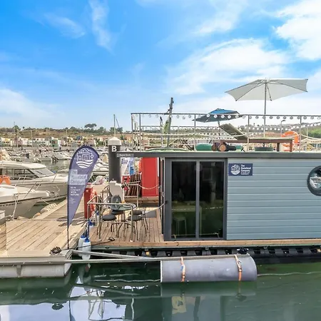 The Homeboat Company Botel