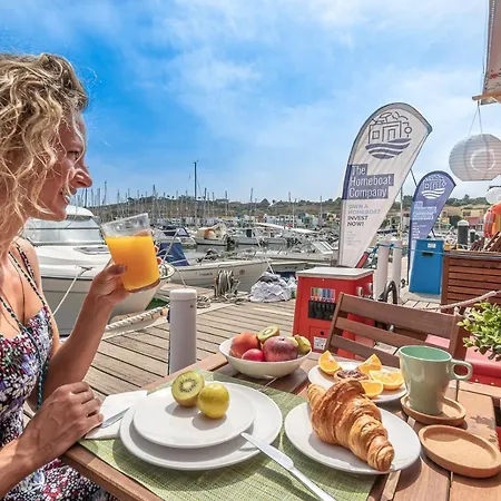 The Homeboat Company 3*