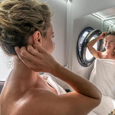 The Homeboat Company 3*