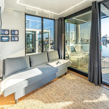 The Homeboat Company 보트호텔