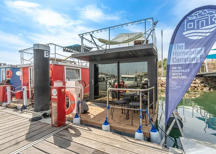 The Homeboat Company Bådhotel 3*