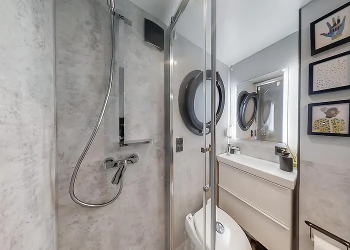 The Homeboat Company Bådhotel