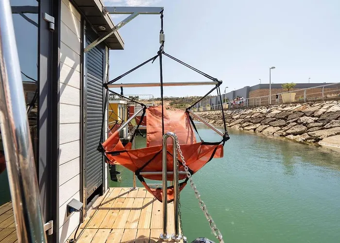 The Homeboat Company Bådhotel 3*