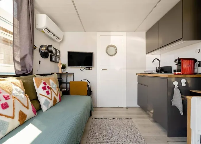 The Homeboat Company Bådhotel 3*