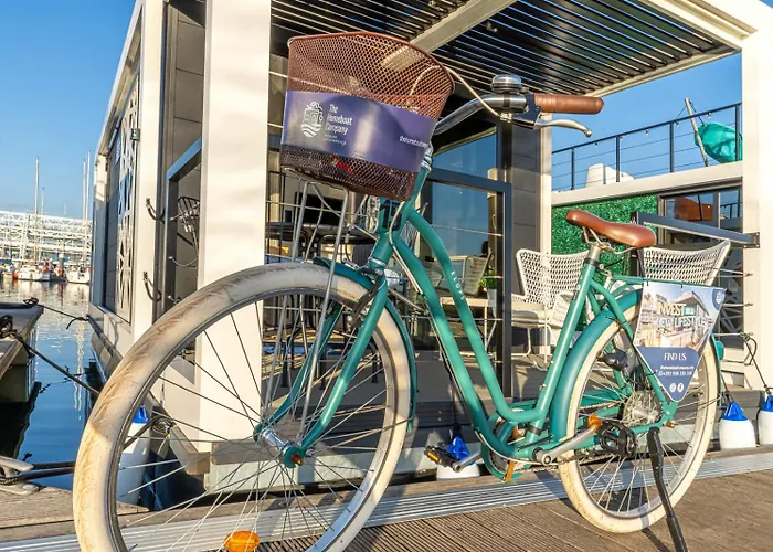 The Homeboat Company Bådhotel 3*