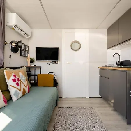 The Homeboat Company Bådhotel 3*