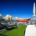 The Homeboat Company 船上ホテル 3*