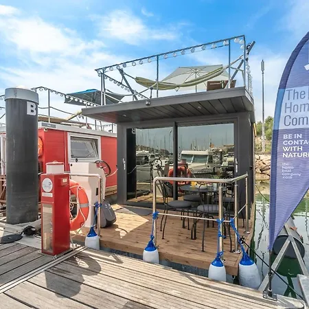 The Homeboat Company Hotel na wodzie 3*