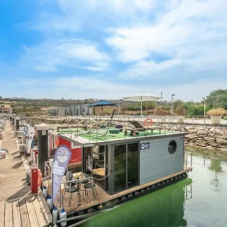 Hotel na wodzie The Homeboat Company