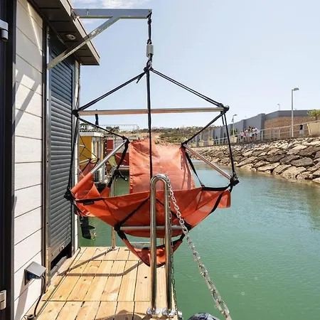 The Homeboat Company Hotel na wodzie 3*